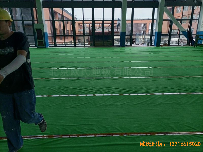 ���K���w����·�W(xu��)У�w��ľ�ذ���b����