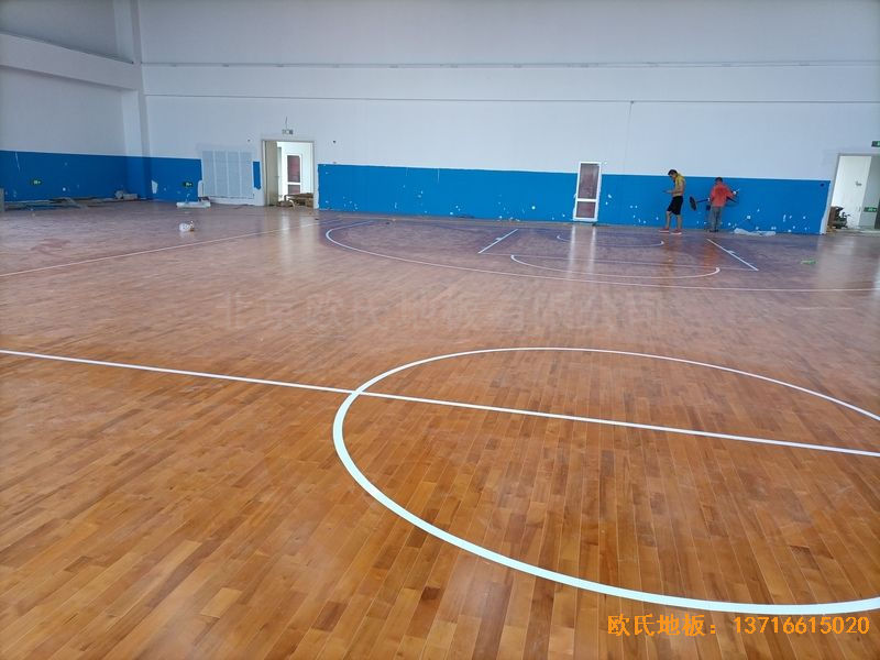 ���K���w����·�W(xu��)У�w��ľ�ذ���b����