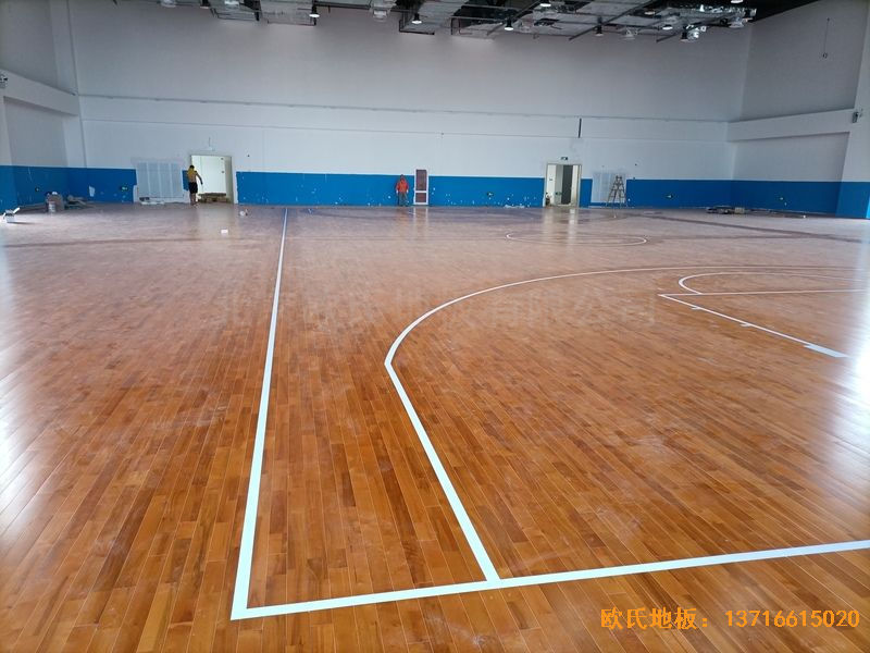 ���K���w����·�W(xu��)У�w��ľ�ذ���b����