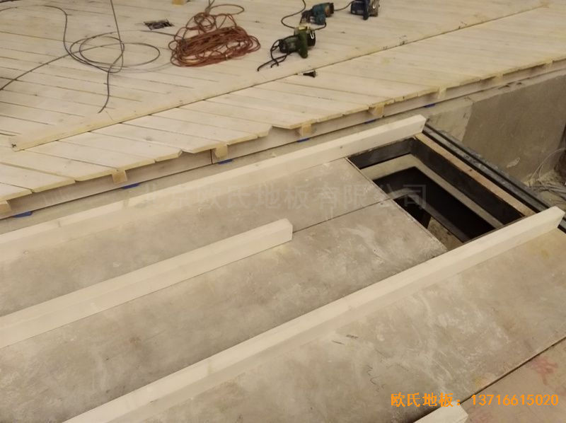 �ӱ��ȷ�����ͬ�ČW(xu��)У���_(t��i)�w��ľ�ذ���O(sh��)����