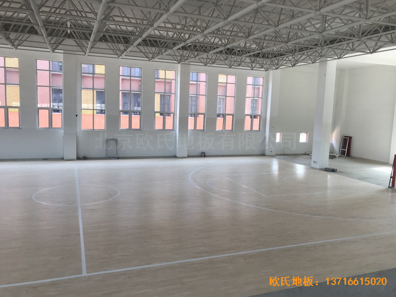 ɽ�|���Ϛv�ǅ^(q��)ѩɽС�W(xu��)�@���^�w���ذ���O(sh��)����0