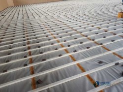 實木籃球場地地板價格一般多少錢一平方米